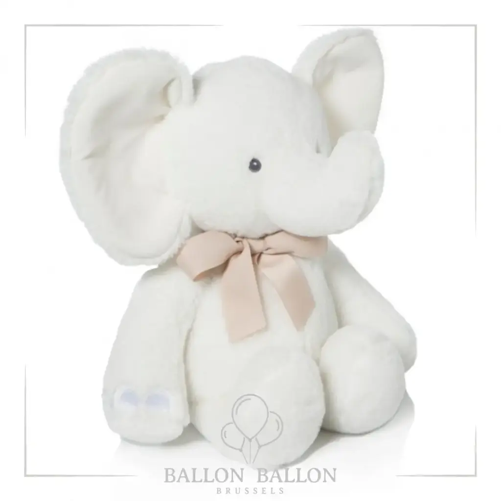 Éléphant en peluche blanc