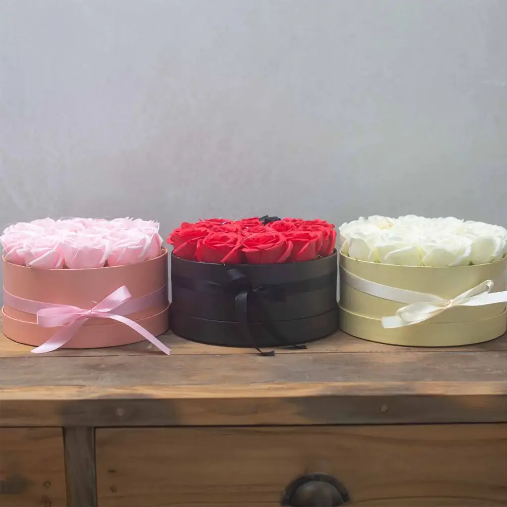 Box fleurs rouge